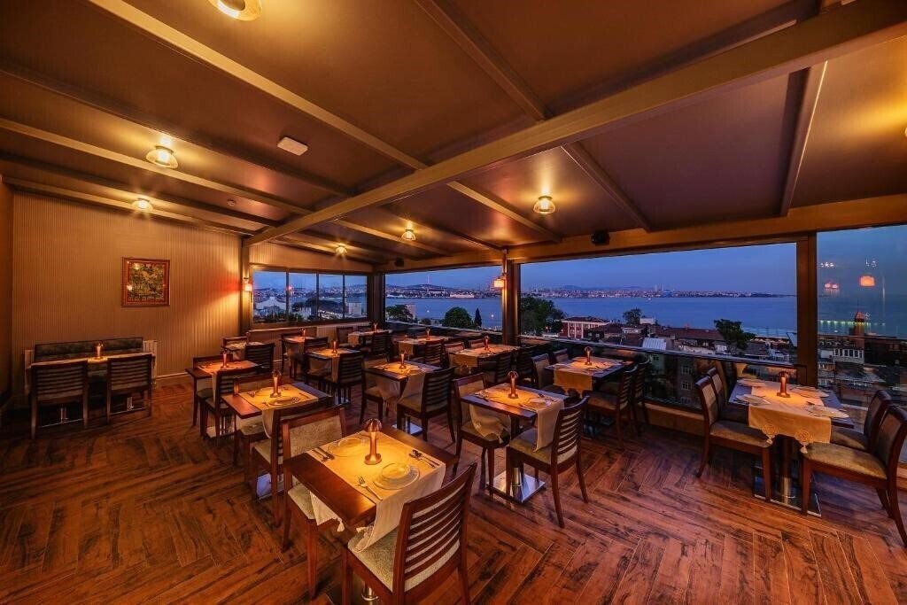 Территория Azade Premier Hotel 3*