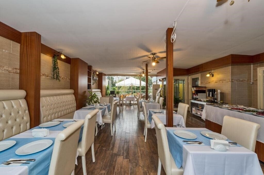 Територія The Empress Theodora 3*