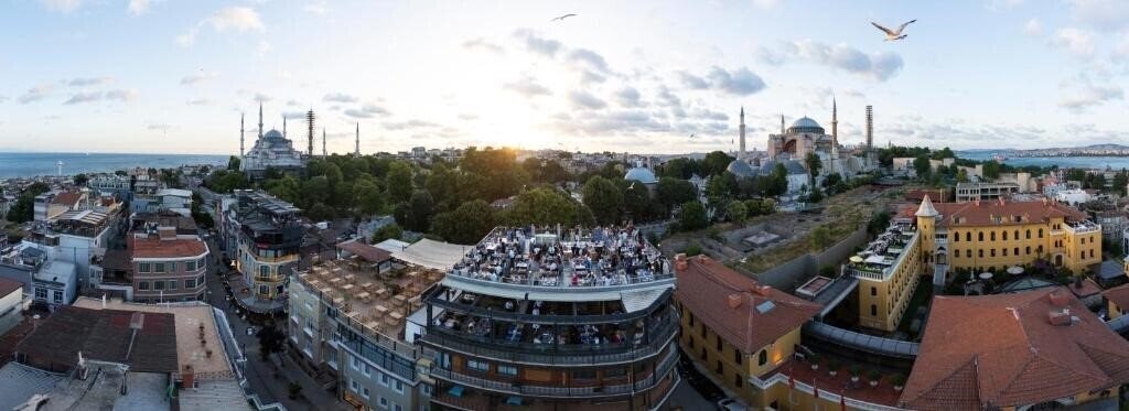 Вид Seven Hills Hotel 4*