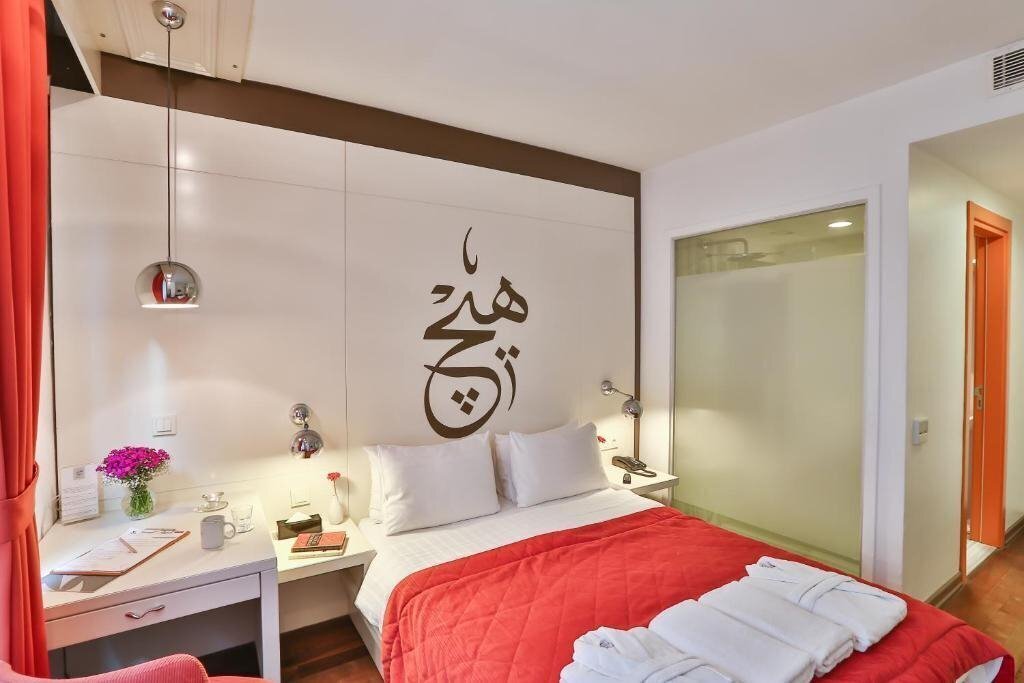 Територія Senatus 3*