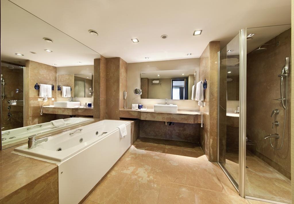 Панорама Radisson Blu Conference & Airport 5*