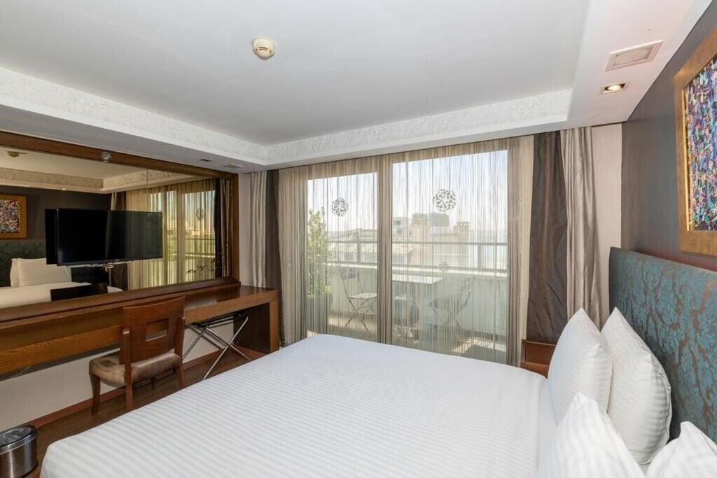 Изображение Pera Tulip Hotel 4*