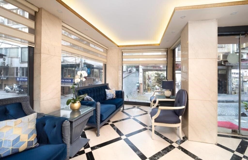 Территория Deluxe Newport Hotel 3*