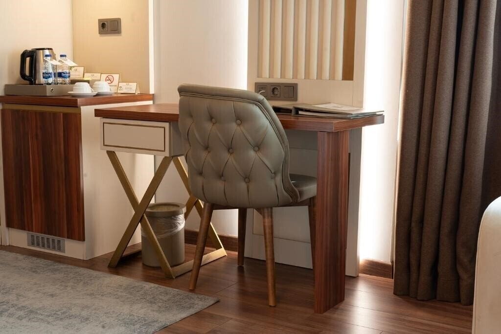 Территория Golden Royal Hotel (ex. Golden Royal Hotel Butik, Golden Royal Hotel & SPA) 4*