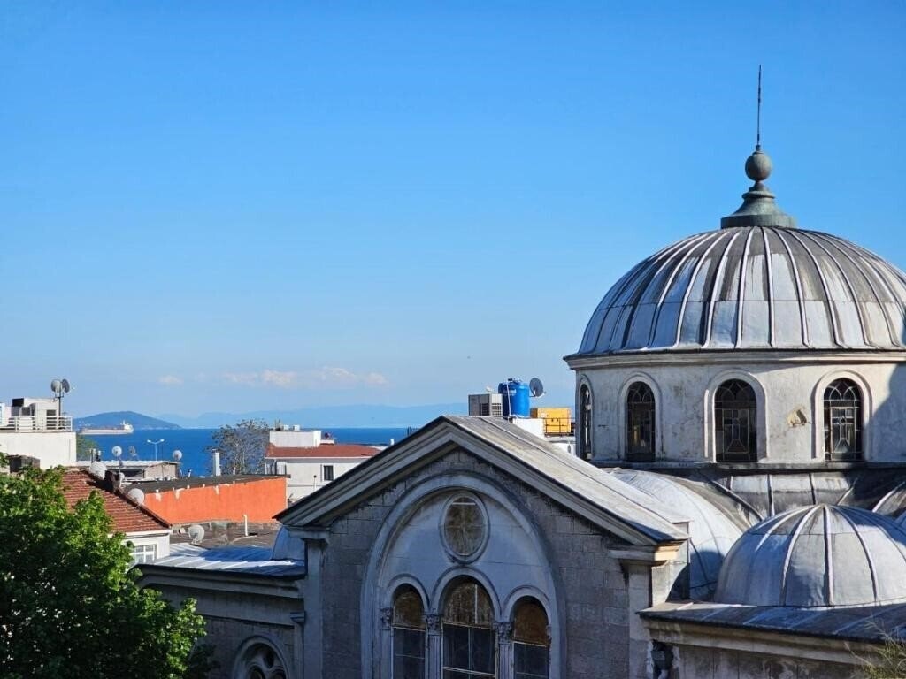 Зображення Grey House 3*