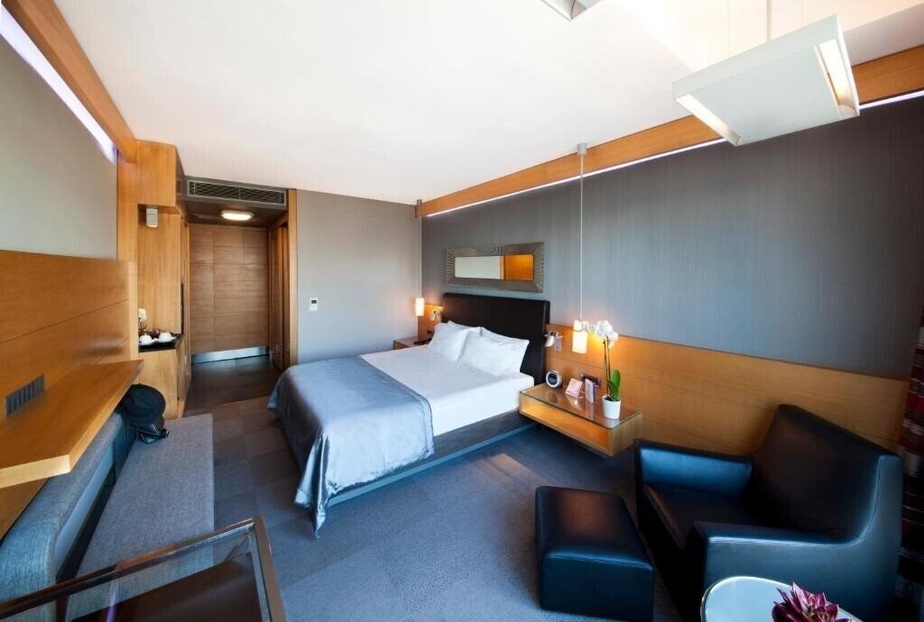 Территория Point Hotel Barbaros 5*