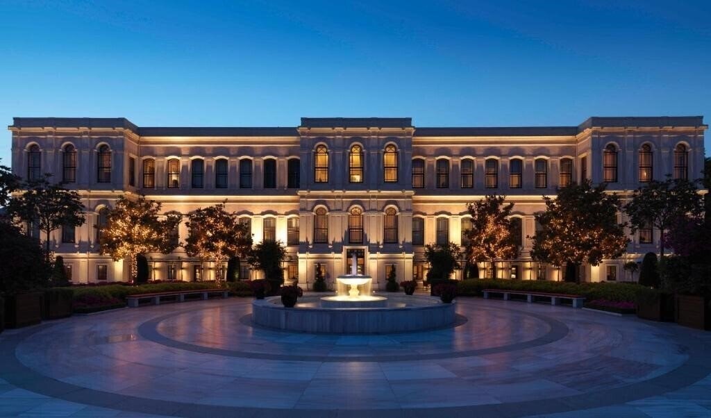 Вид Four Seasons Bosphorus 5*