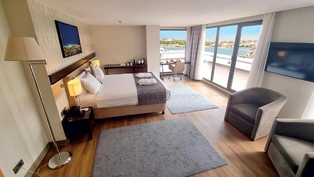 Територія Port Bosphorus Hotel 4*