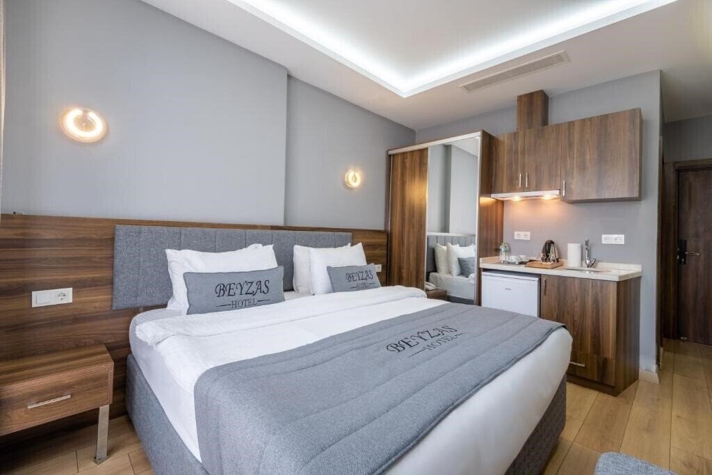 Отель Beyzas Hotels & Suites (ex. Beyzas Suites Hotel, Beyzas Boutique Hotels & Suites, Beyzas Hotel) 3*
