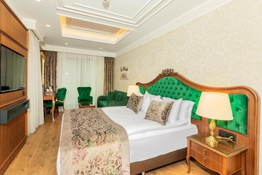 Территория Mukarnas Pera Hotel 4*