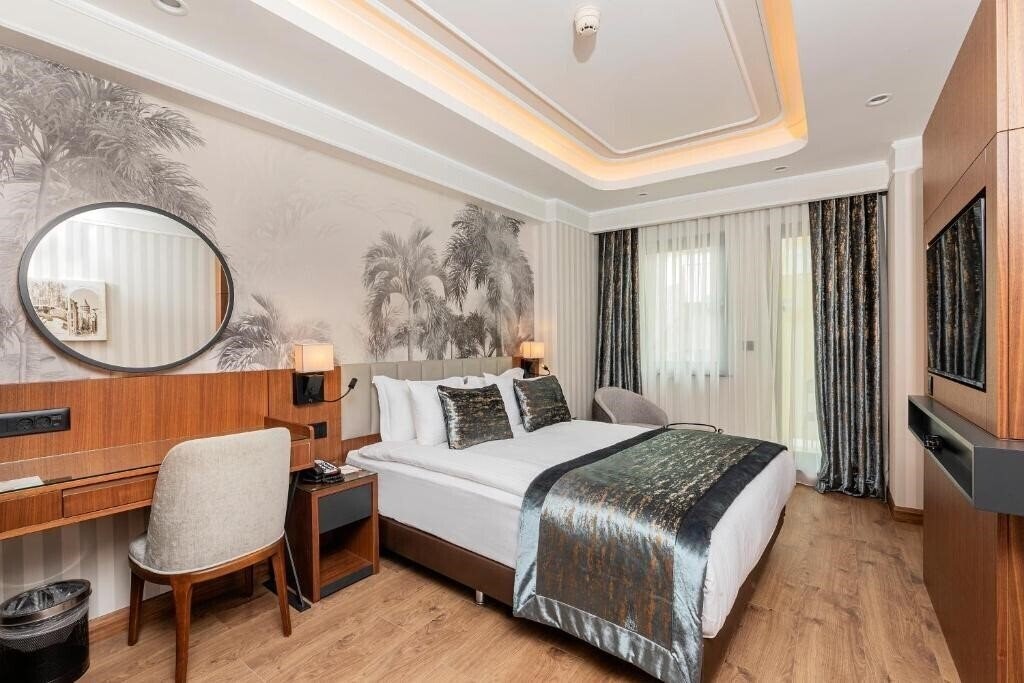 Панорама Mukarnas Pera Hotel 4*