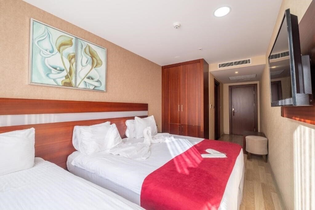 Панорама Park By Clover Hotel 3*