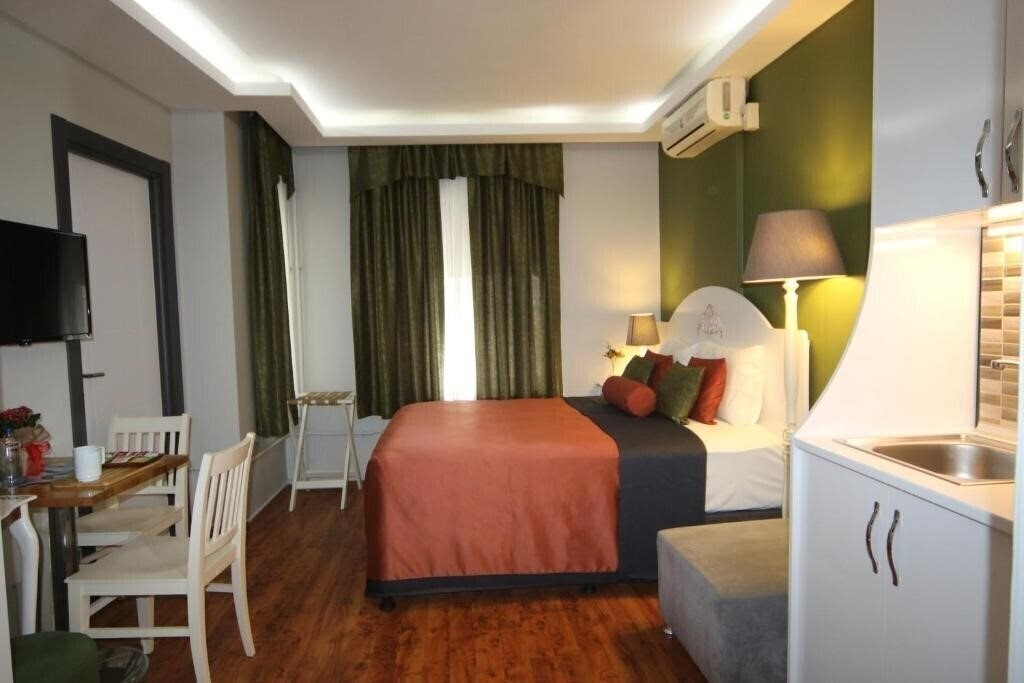 Фото Hotel Taksim Home (ex. Away Suites Boutique, Uslan Residence) 3*