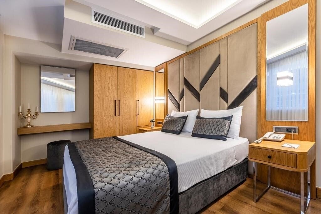 Отель New Port Sultanahmet 3*