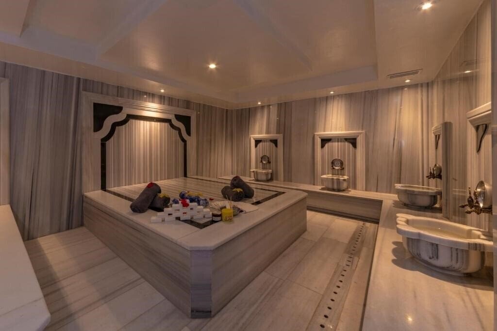 Фото Vision Deluxe Hotel 4*