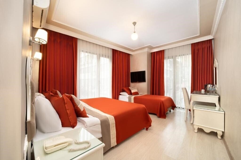 Апартаменти Deluxe Newport Hotel Special Cat. 3*