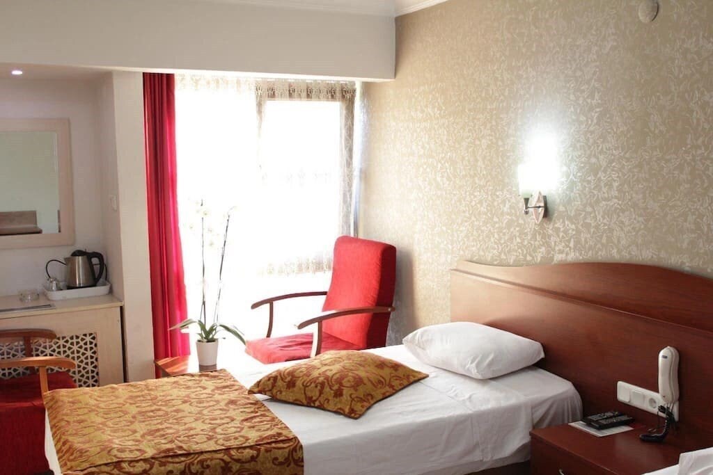 Территория Kaya Hotel (ex. Kaya Hotel Findikzade, Kaya Otel, Kaya) 3*