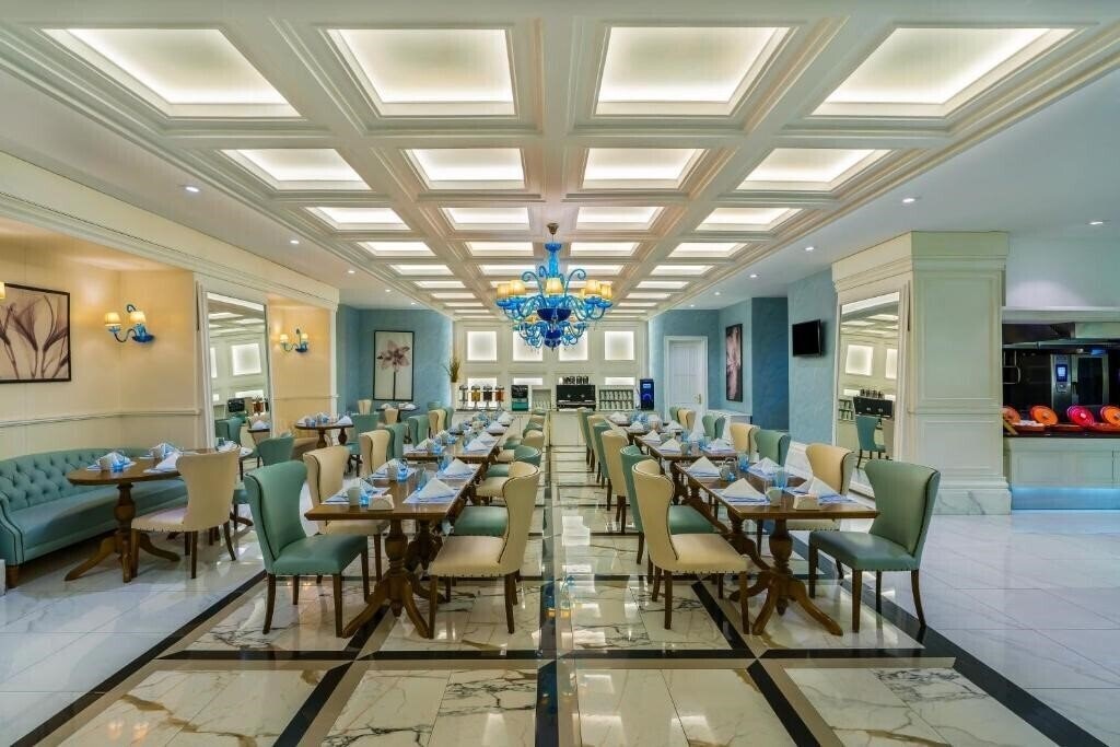 Апартаменты Kaya Istanbul Fair & Convention Hotel (ex. Kaya Istanbul Fair & Convention Beylikduzu, Kaya Ramada Plaza) 5*