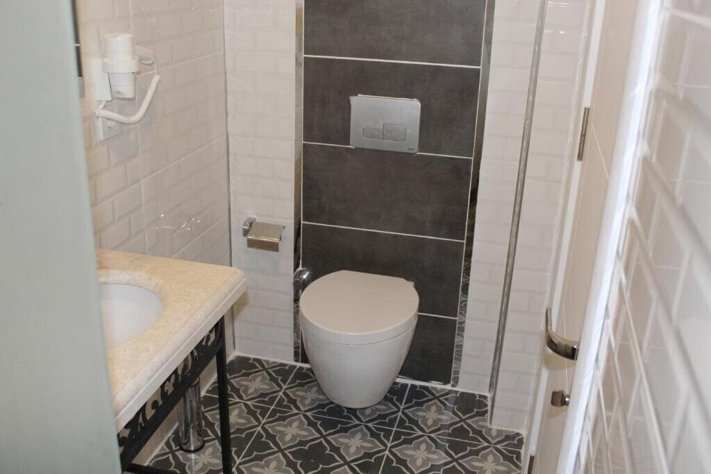 Вид Good Night Hotel (ex. Good Night Hotel Istanbul, Good Night Hotel Boutique, Hotel Cigno Istanbul) 3*