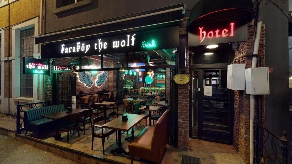 Панорама The Wolf Hotel 3*