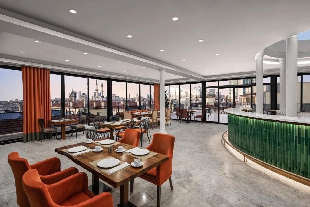 Фотографія Akka Lush Hotel Taksim 4*