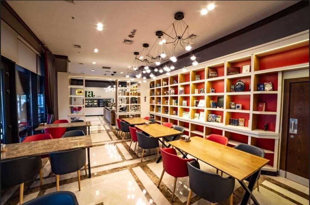 Панорама Ramada By Wyndham Istanbul Alibeykoy 4*