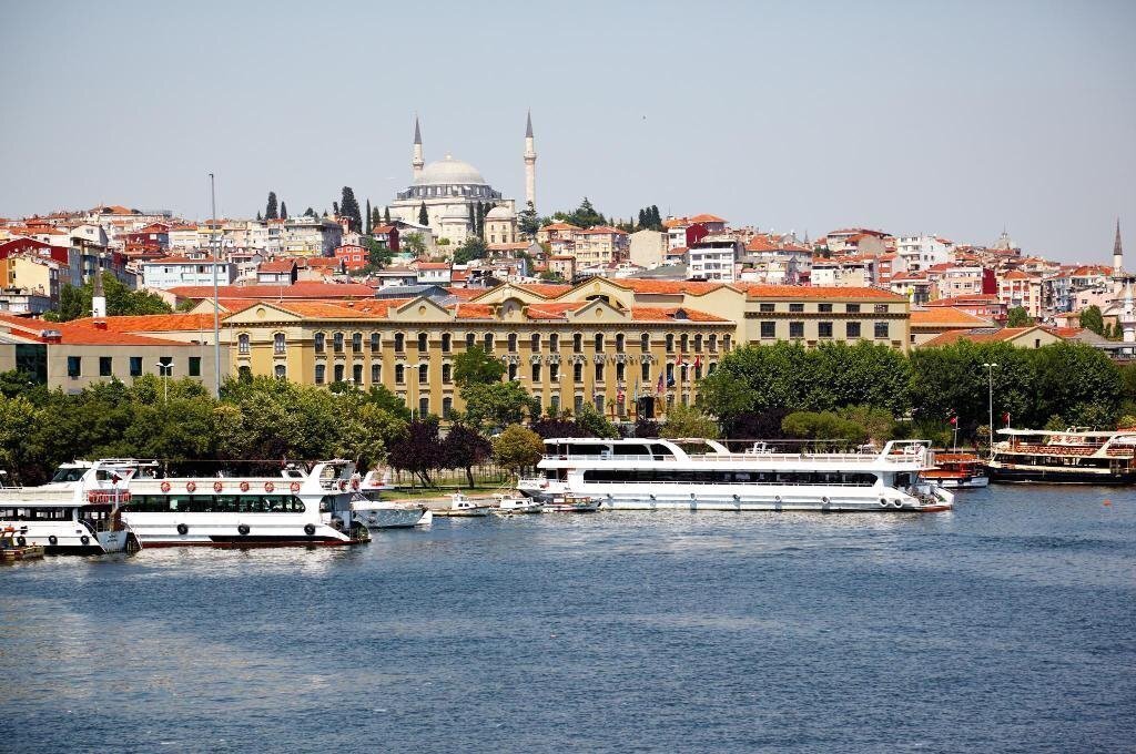 Панорама Herton Hotel 4*