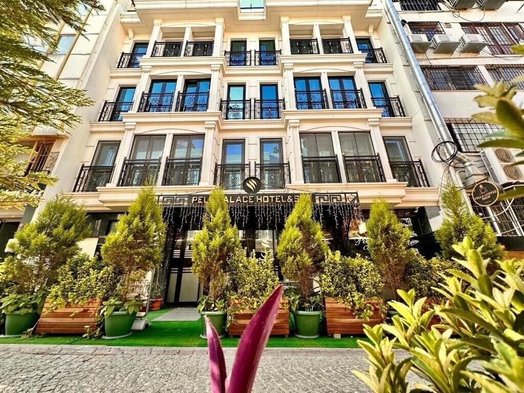 Отель Pell Palace Hotel & SPA 3*