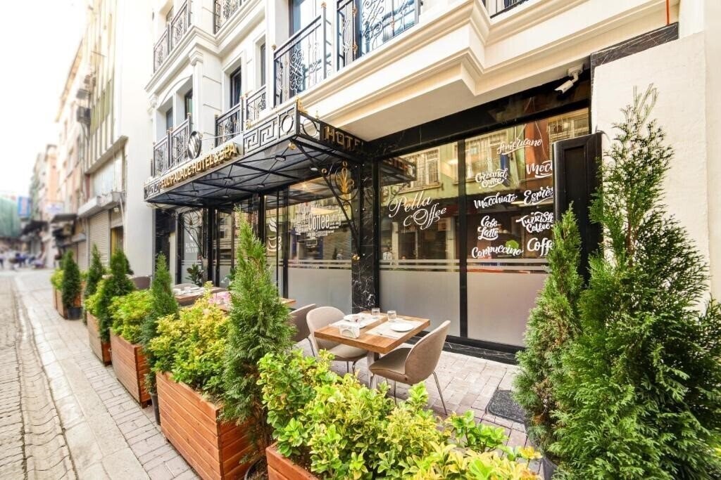 Вид Pell Palace Hotel & SPA 3*