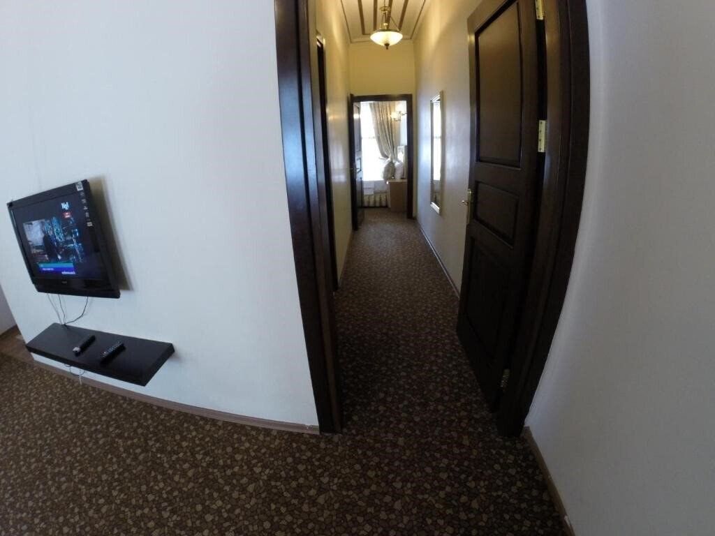 Панорама Blue Eye Suites 3*