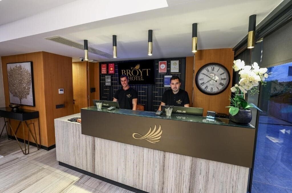 Апартаменты Broyt Suites Hotel 4*
