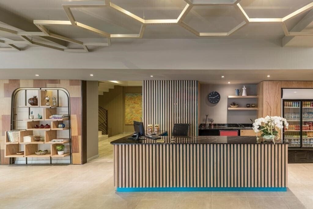 Вид Upsuites Hotel (ex. L'onde Business Suites) 4*