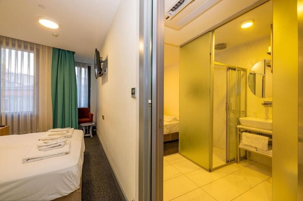 Территория Hotel V Plus Taksim 3*