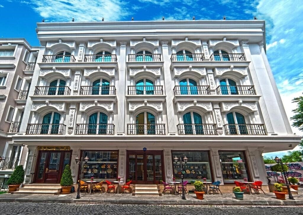 Вид The Magnaura Palace Hotel 4*