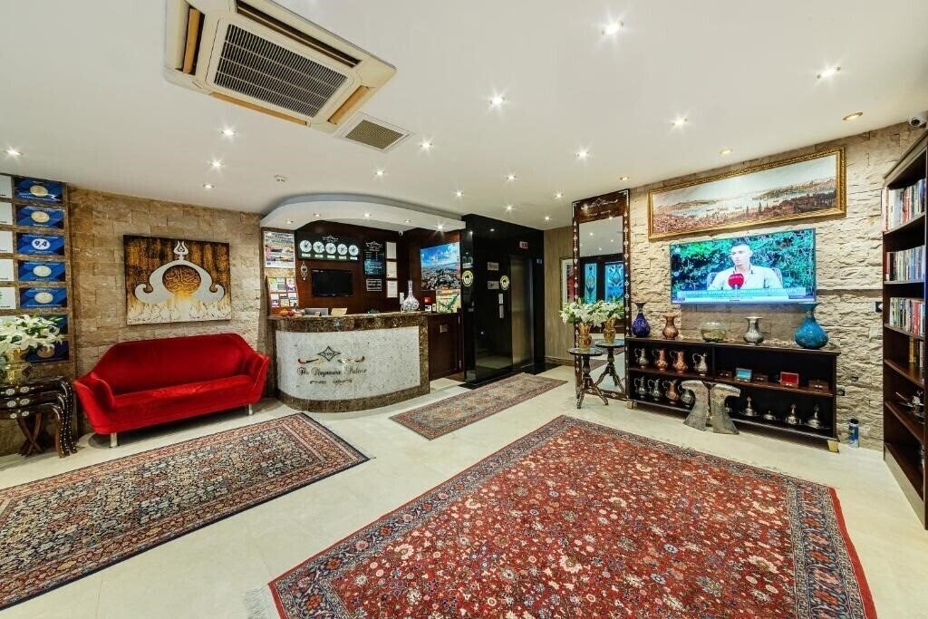 Апартаменты The Magnaura Palace Hotel 4*