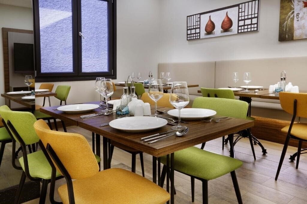 Фотография The White Orient Hotel 4*