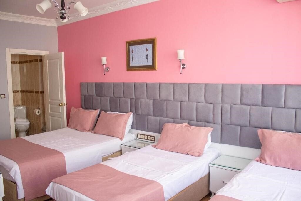 Апартаменти Tulip House Hotel 3*