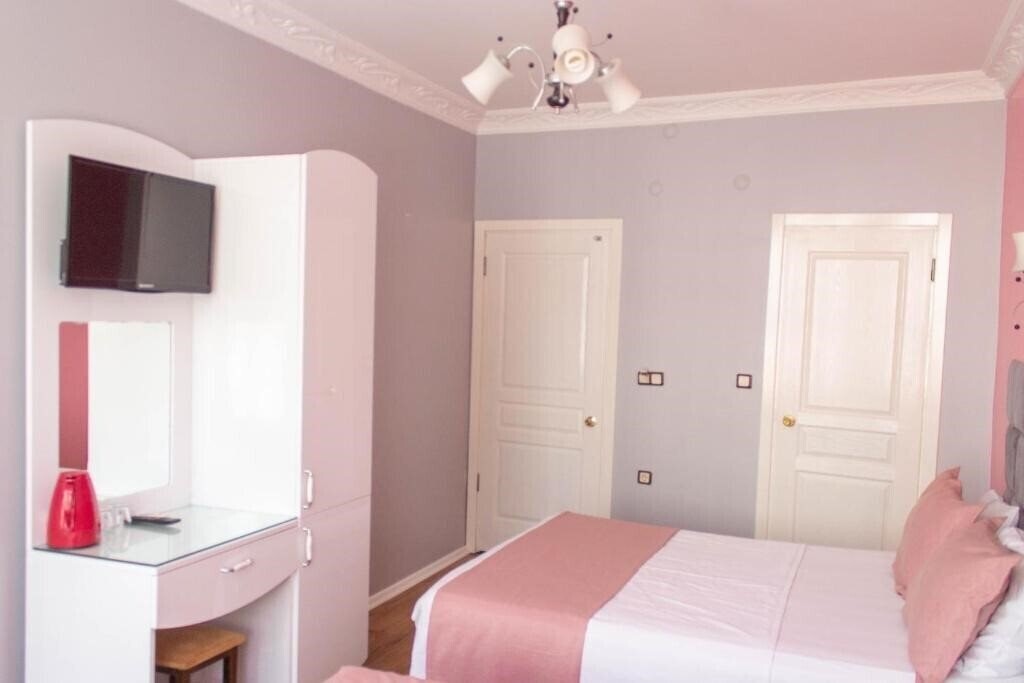 Панорама Tulip House Hotel 3*