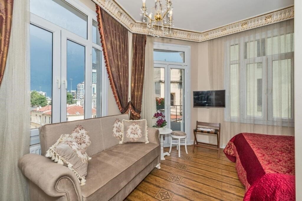 Апартаменти Iq Hotel 3*