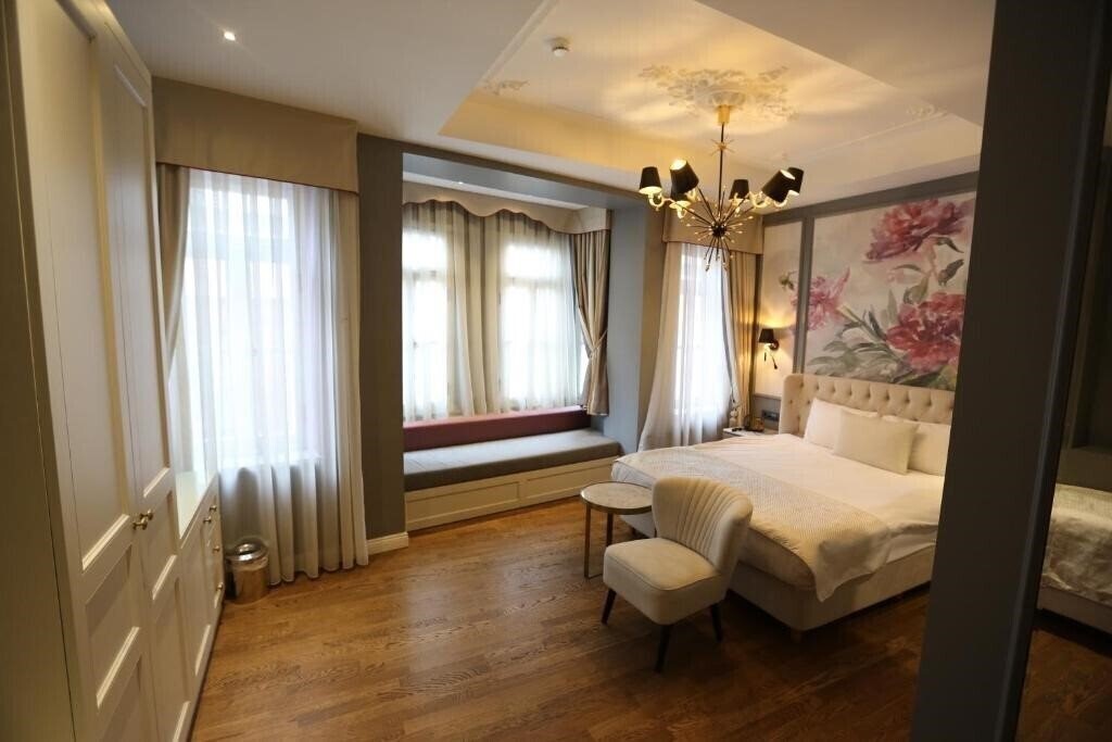 Територія Royal Tophane Hotel 3*
