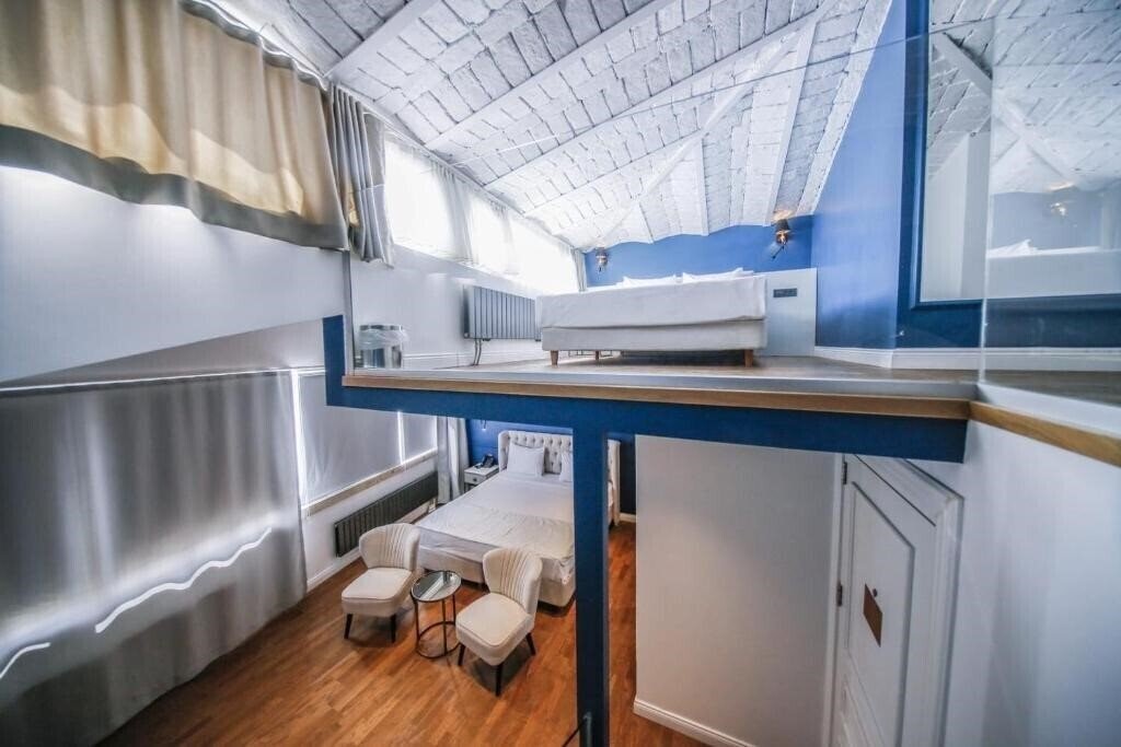 Апартаменти Royal Tophane Hotel 3*