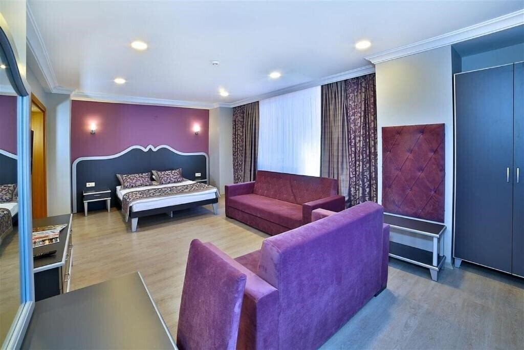 Територія Sanli Suite Hotel 4*