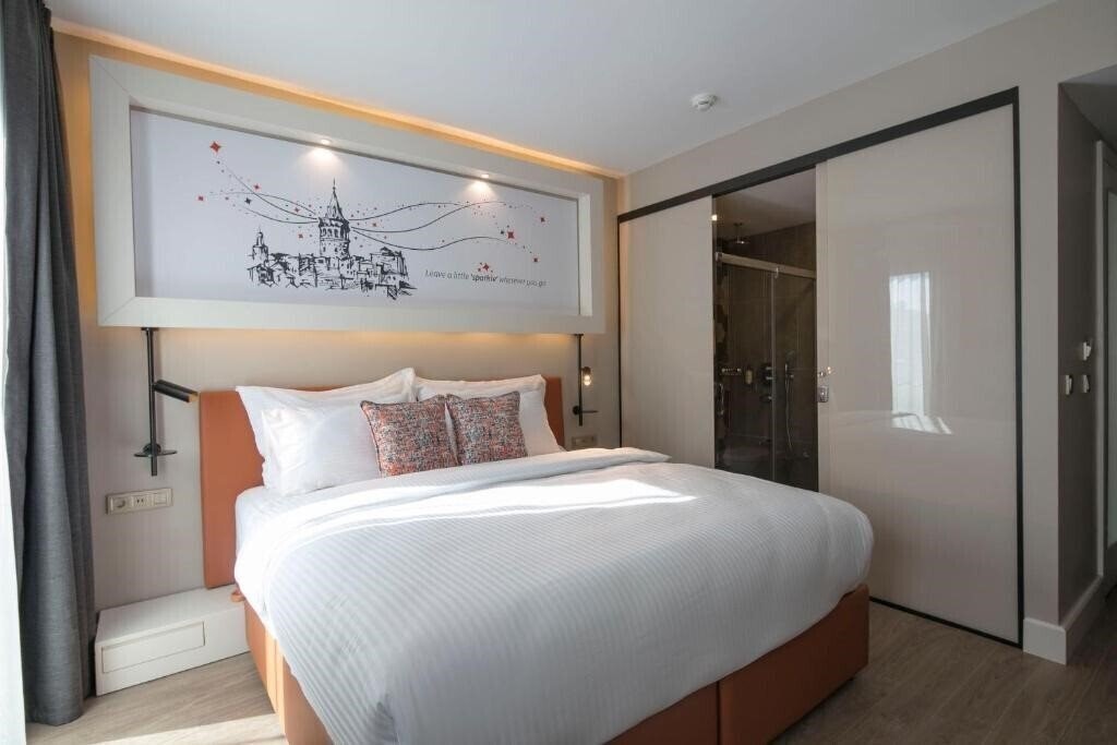 Апартаменти Sparkle Hotel 3*