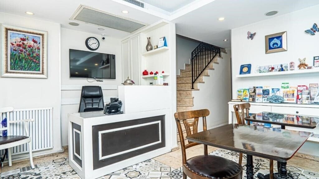 Отель Ten Rooms Hotel 4*