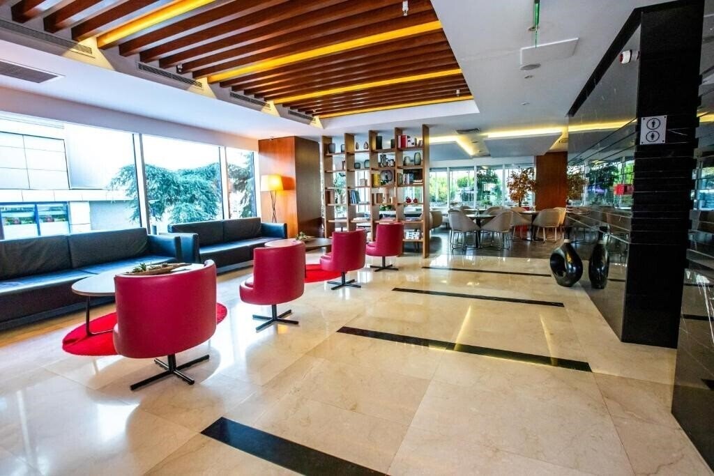 Вид Ramada Encore By Wyndham Istanbul Kartal 5*