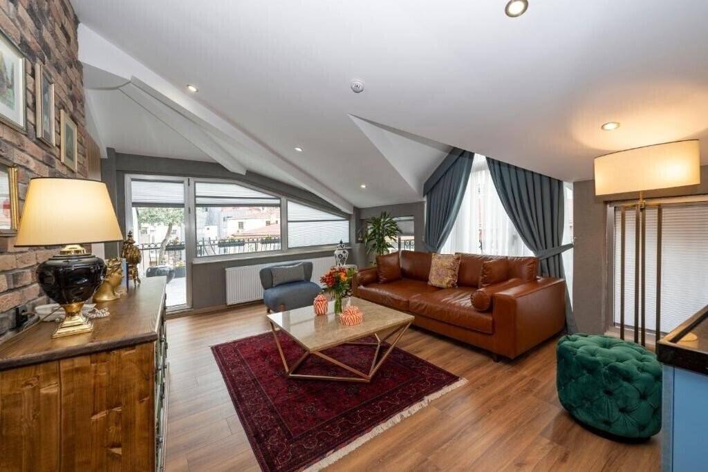 Апартаменти The Marions Suite 3*