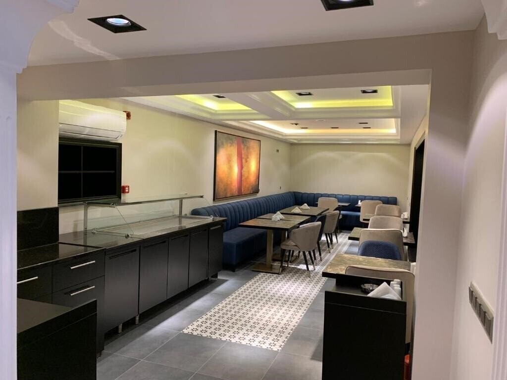 Апартаменты Regency World Suite & Hotel 4*