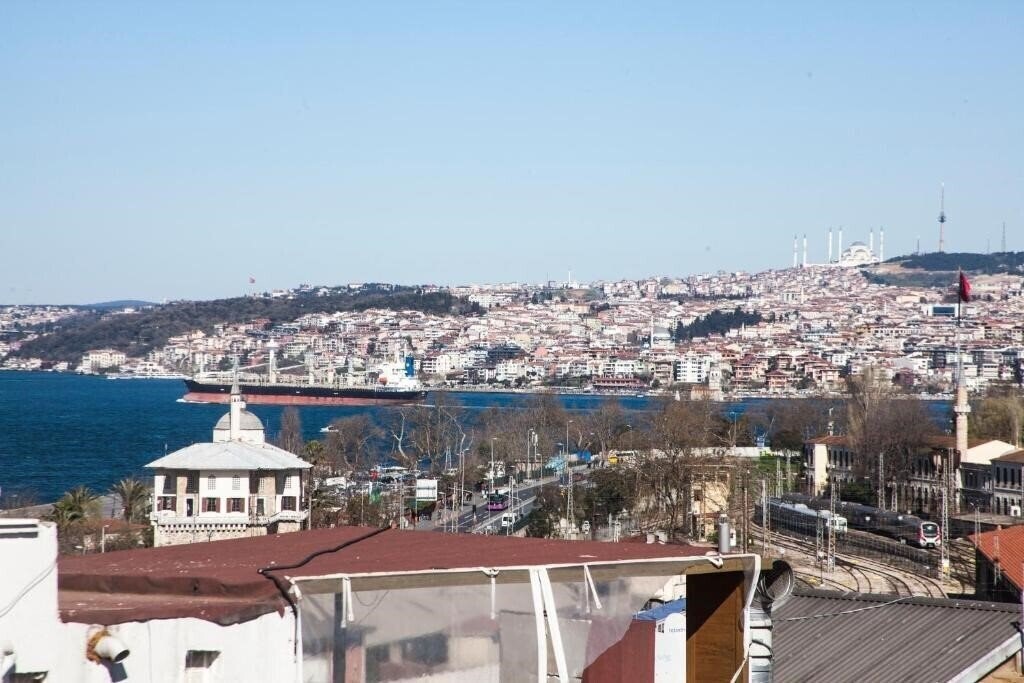 Апартаменти Old Port Hotel 3*