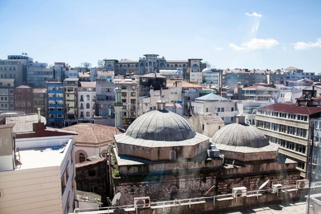 Панорама Old Port Hotel 3*