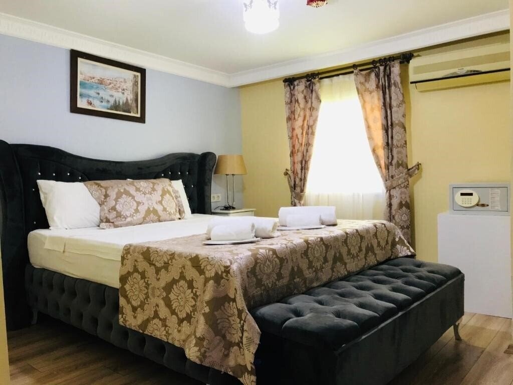 Панорама La Mer Boutique Hotel 3*
